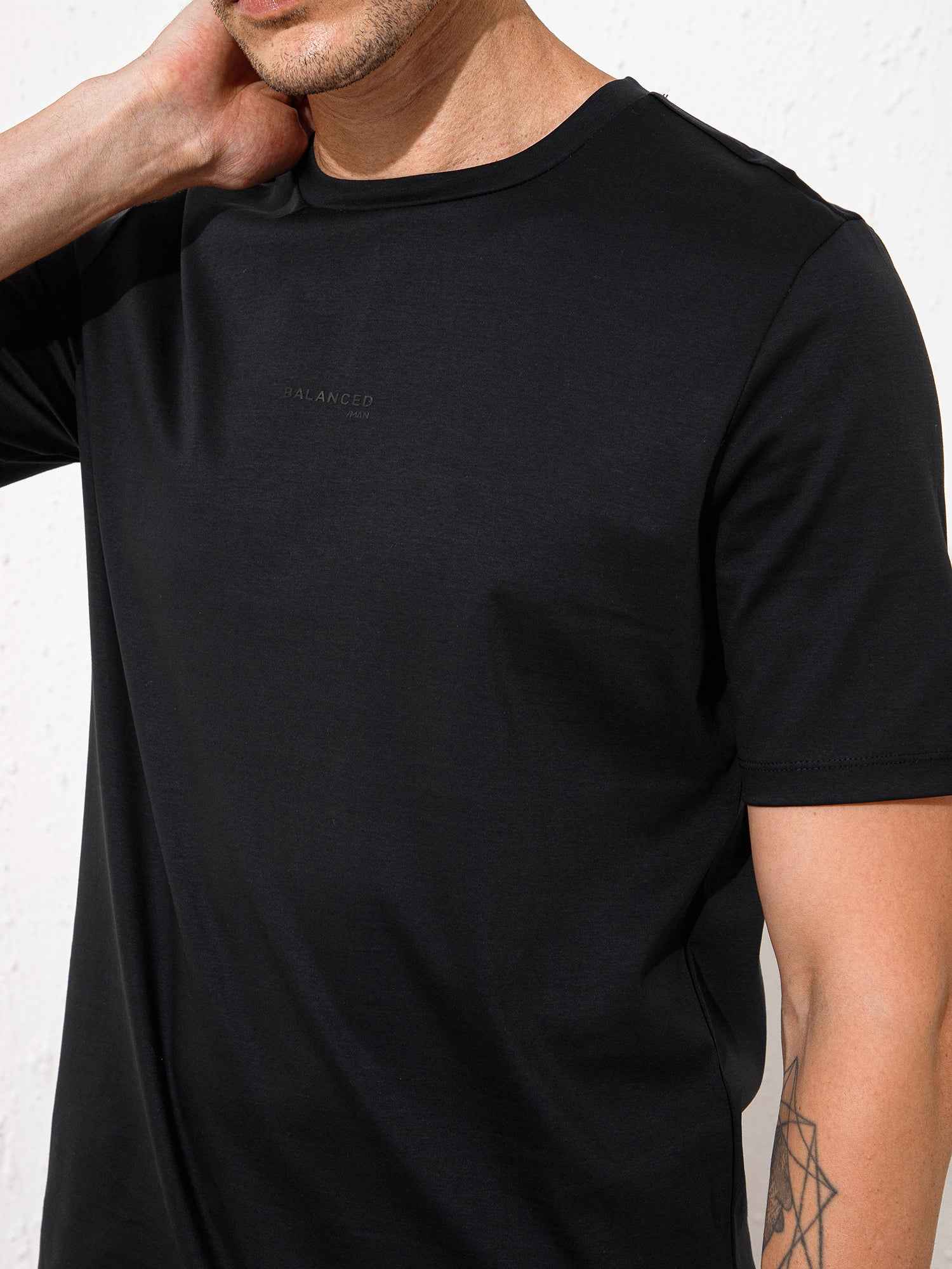 Black - Round Neck